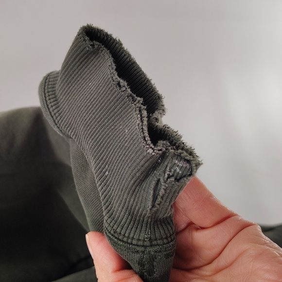 Carhartt Green Size Small Mens Pullover Sweatshirt Distressed Collar - Picture 5 of 11